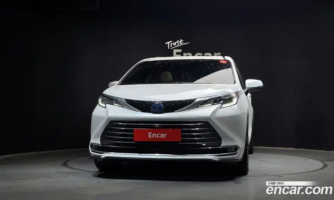 Toyota Sienna 2024 2.5 автомат (гидро), фото 3