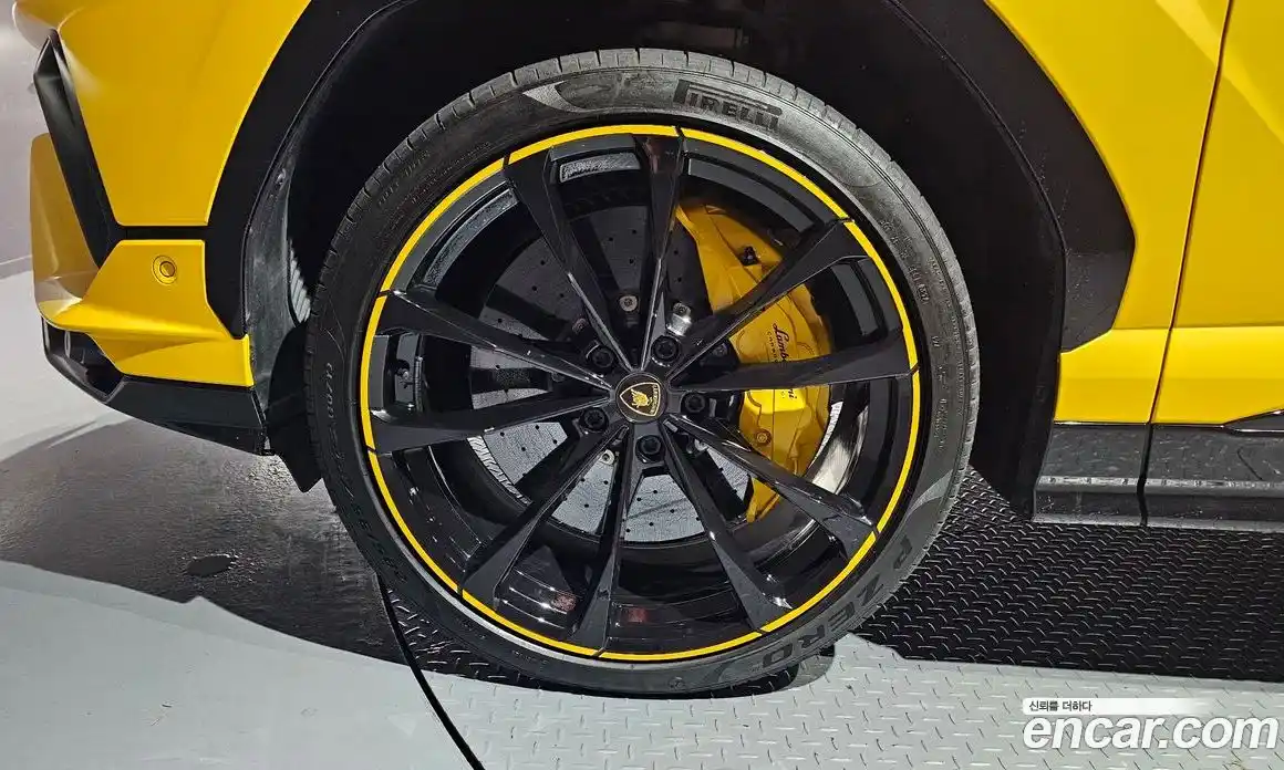 Lamborghini Urus 2024 4.0 автомат (гидро), фото 5 Lamborghini Urus 2024 4.0 автомат (гидро), фото 5