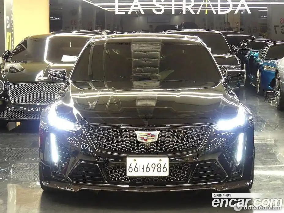 Cadillac CT5-V 2022 6.2 автомат (гидро), фото 1 Cadillac CT5-V 2022 6.2 автомат (гидро), фото 1