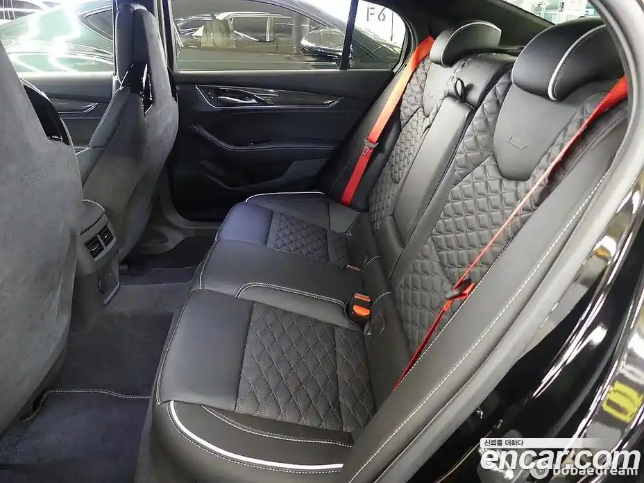 Cadillac CT5-V 2022 6.2 автомат (гидро), фото 17 Cadillac CT5-V 2022 6.2 автомат (гидро), фото 17