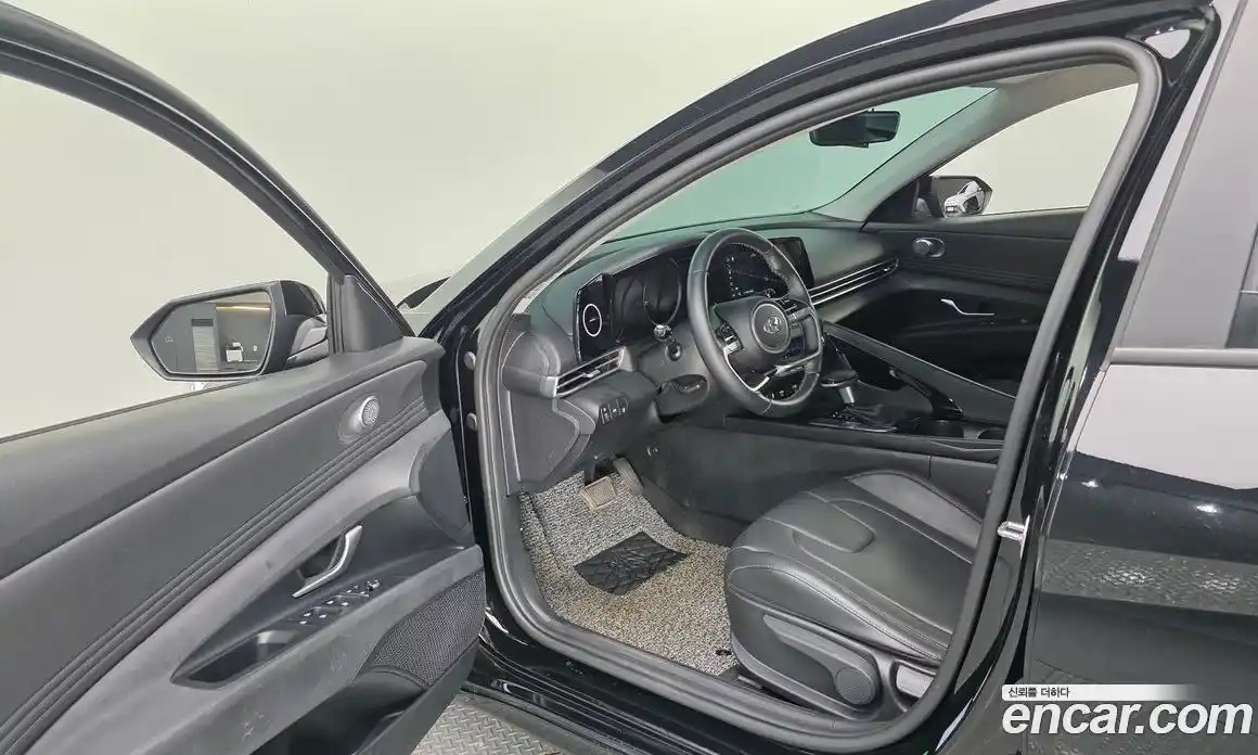 Hyundai Avante 2022 1.6 автомат (гидро), фото 17