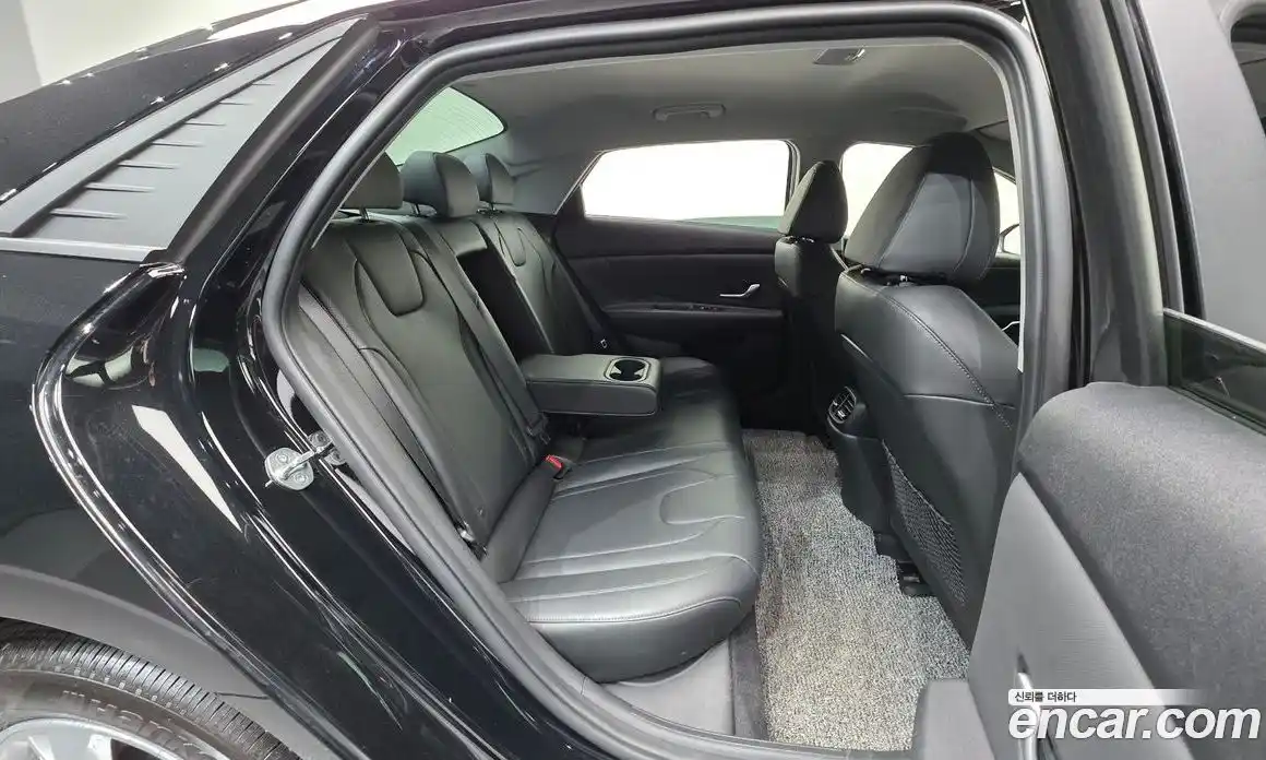 Hyundai Avante 2022 1.6 автомат (гидро), фото 25