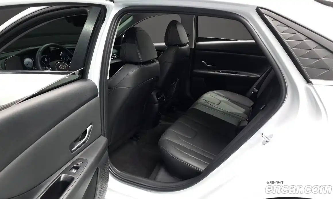 Hyundai Avante 2025 1.6 автомат (гидро), фото 12