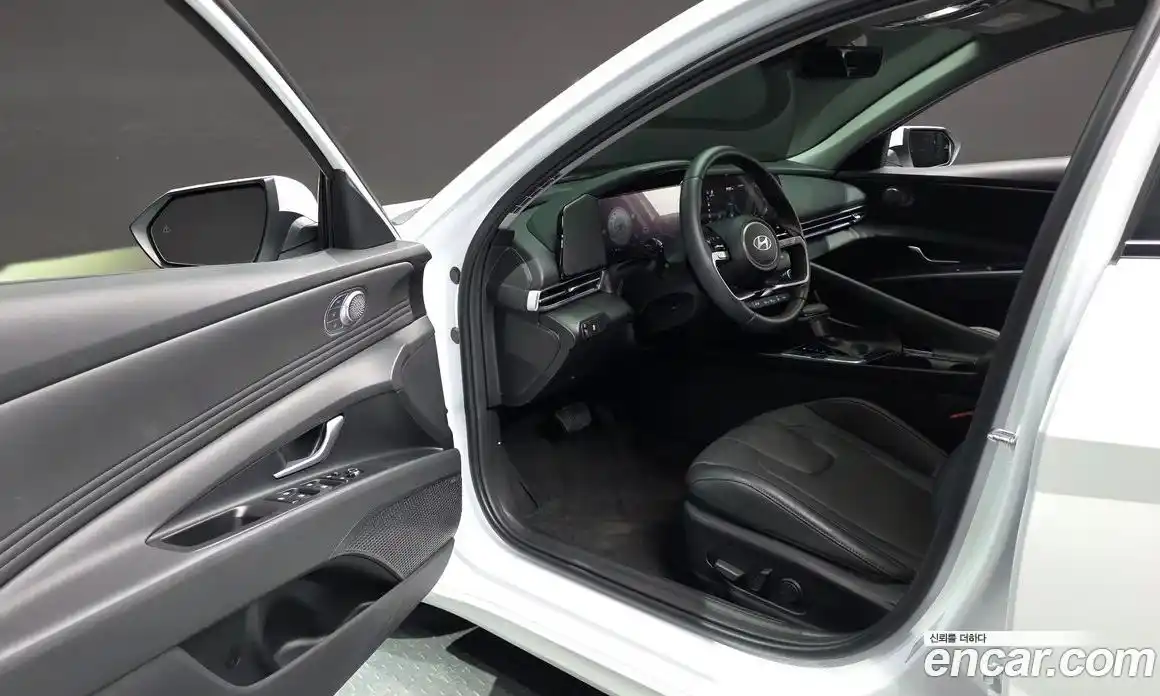 Hyundai Avante 2025 1.6 автомат (гидро), фото 10