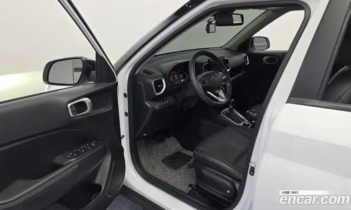 Hyundai Venue 2024 1.6 автомат (гидро), фото 13