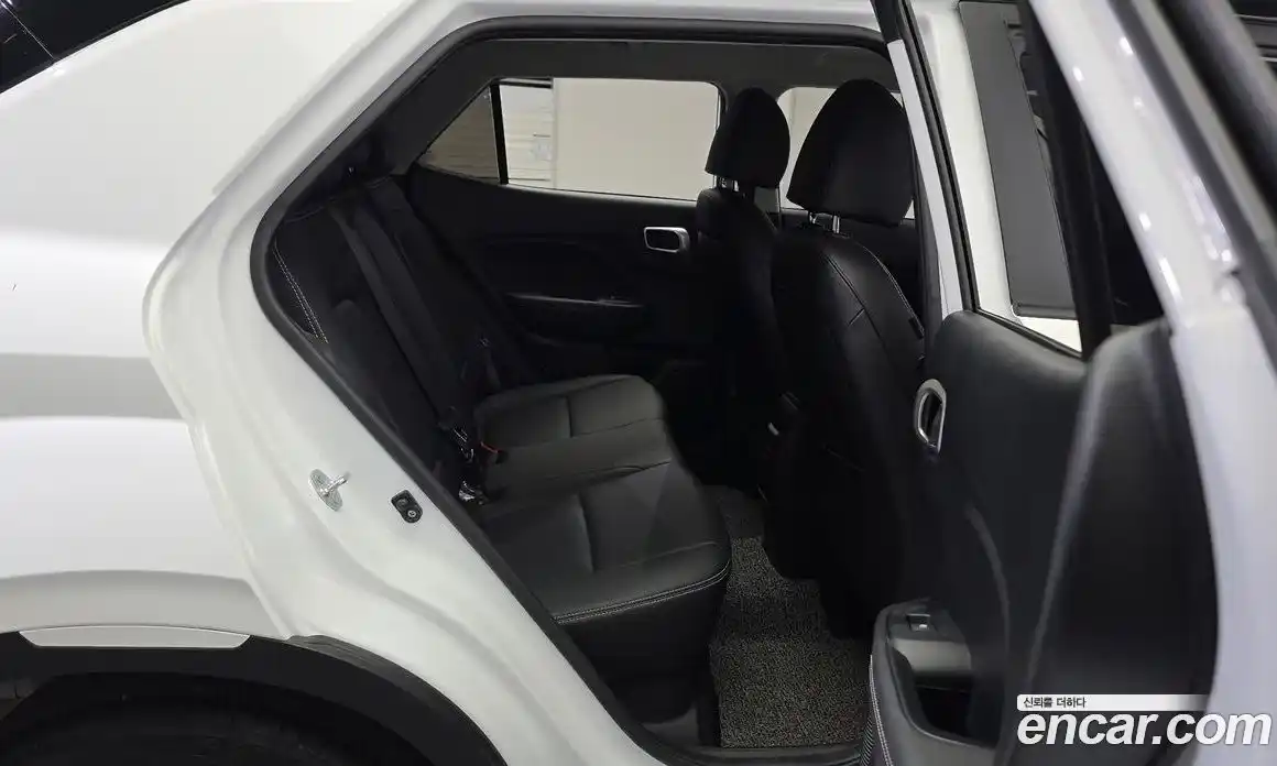 Hyundai Venue 2024 1.6 автомат (гидро), фото 17