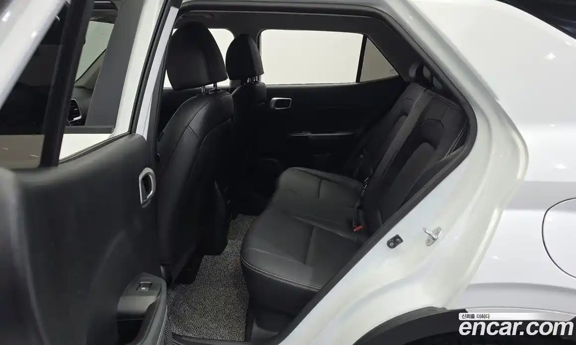 Hyundai Venue 2024 1.6 автомат (гидро), фото 18