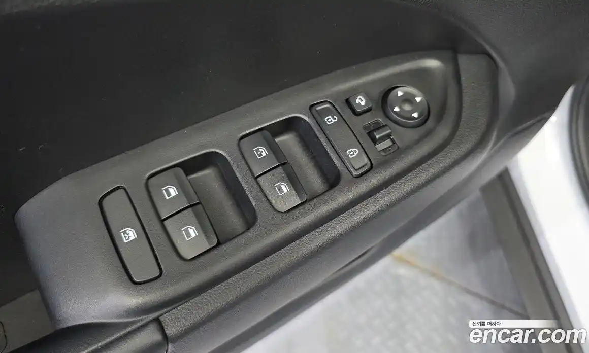 Hyundai Venue 2024 1.6 автомат (гидро), фото 19