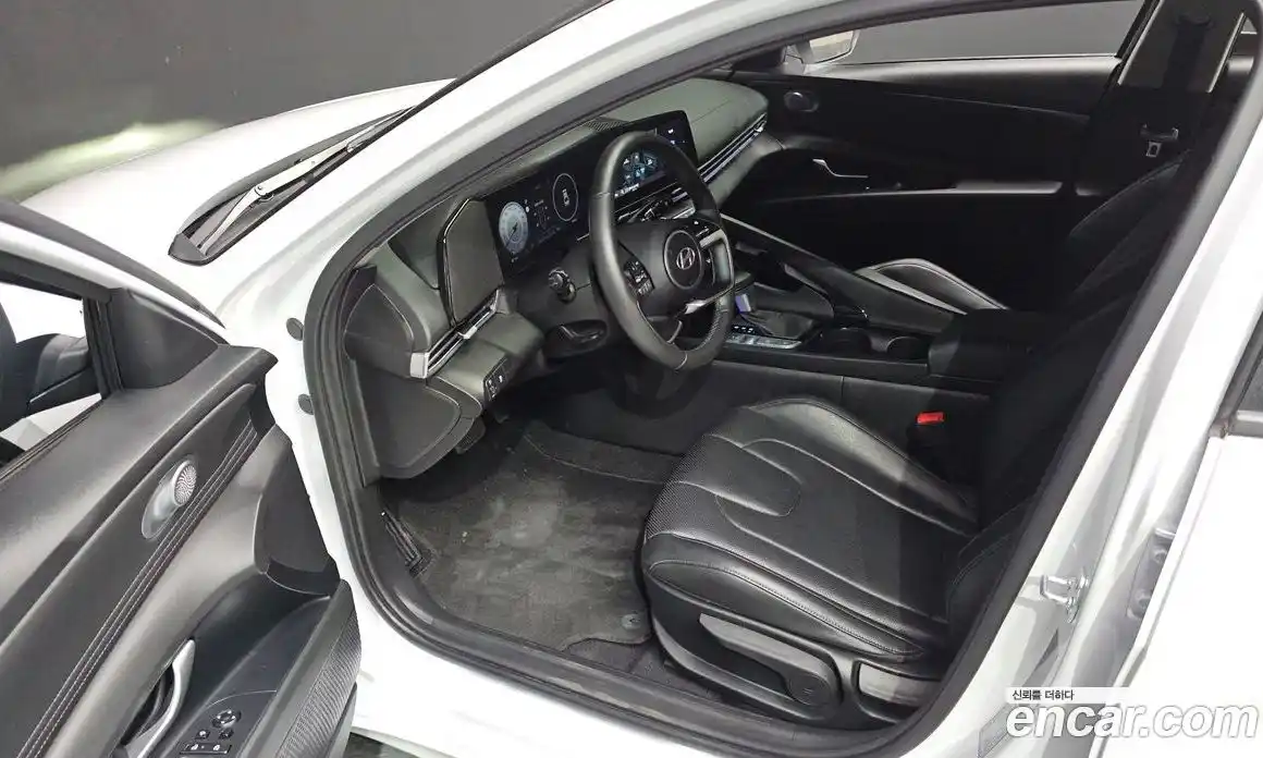 Hyundai Avante 2025 1.6 автомат (гидро), фото 13