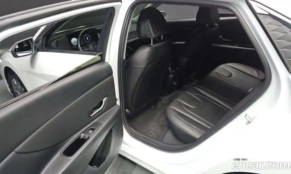 Hyundai Avante 2025 1.6 автомат (гидро), фото 16