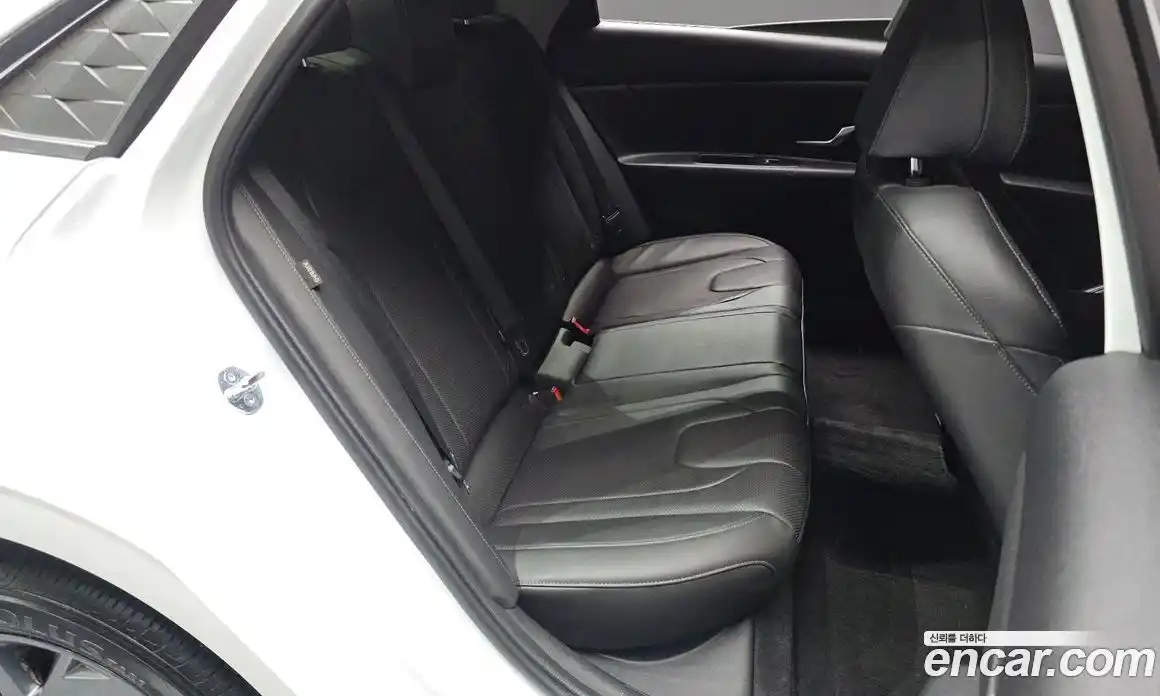 Hyundai Avante 2025 1.6 автомат (гидро), фото 17