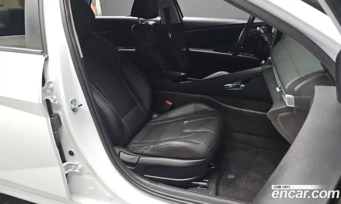 Hyundai Avante 2025 1.6 автомат (гидро), фото 18