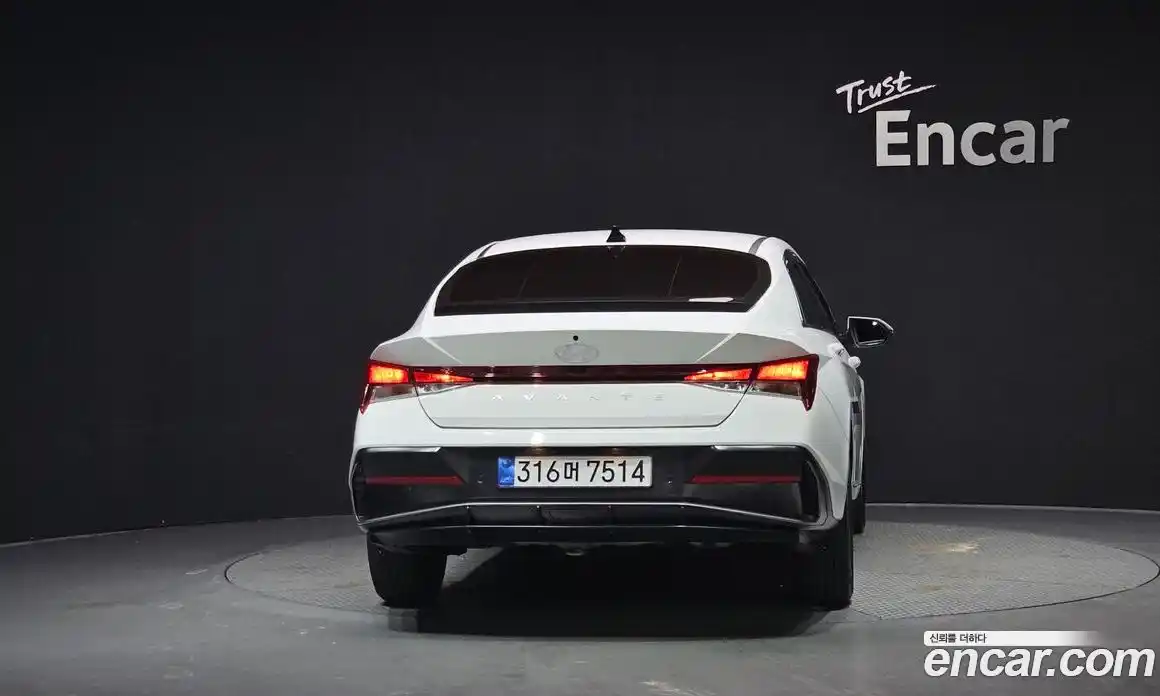 Hyundai Avante 2025 1.6 автомат (гидро), фото 4