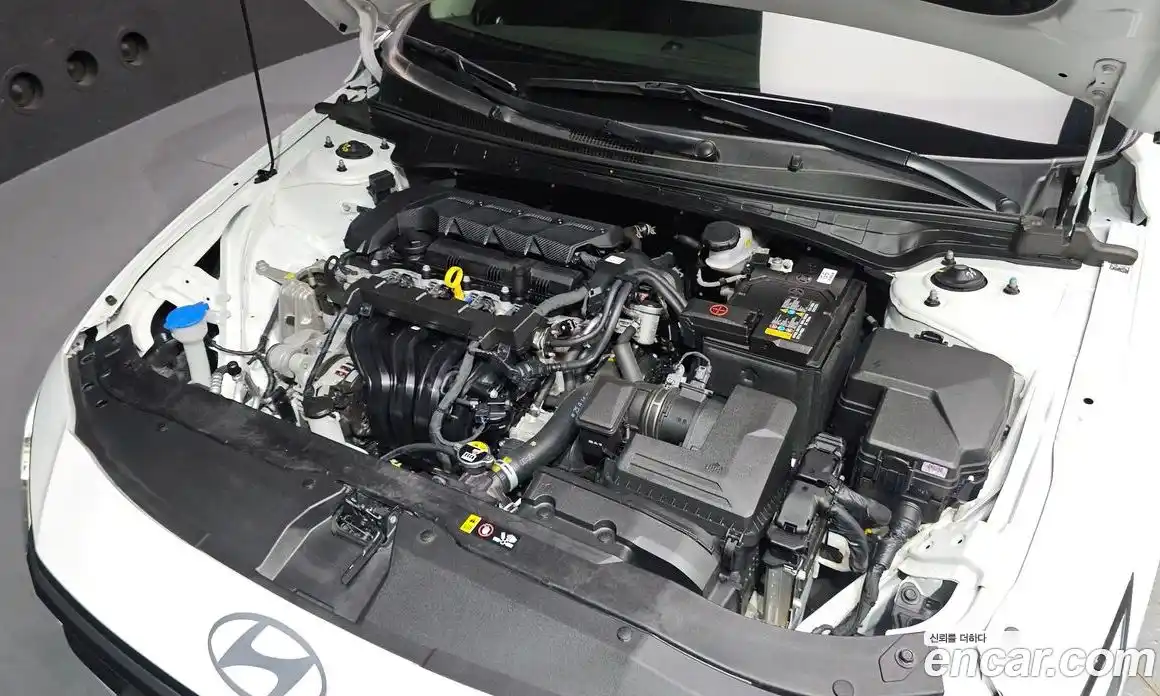 Hyundai Avante 2025 1.6 автомат (гидро), фото 6
