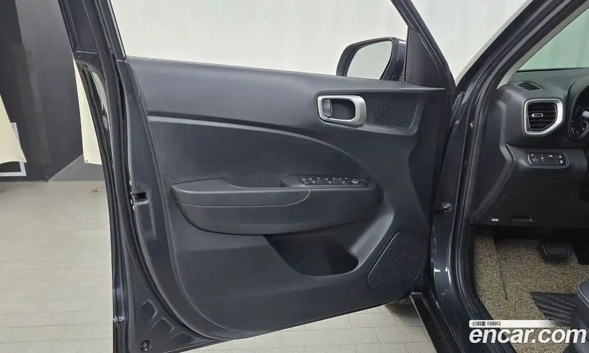 Hyundai Venue 2022 1.6 автомат (гидро), фото 14