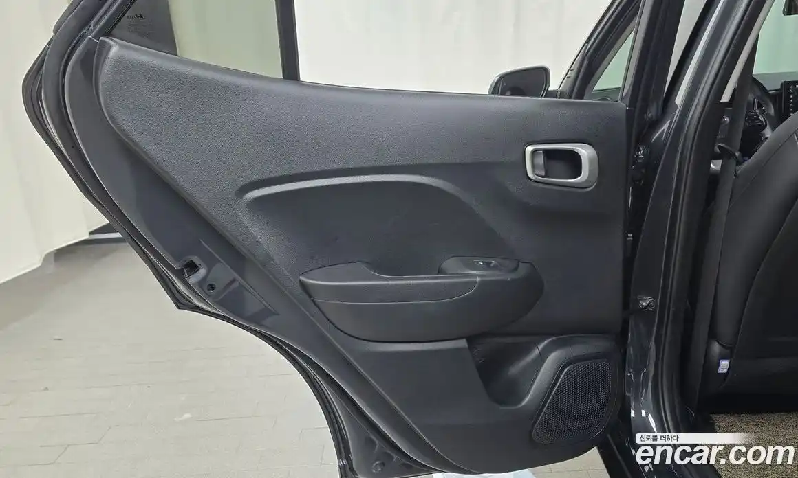 Hyundai Venue 2022 1.6 автомат (гидро), фото 15