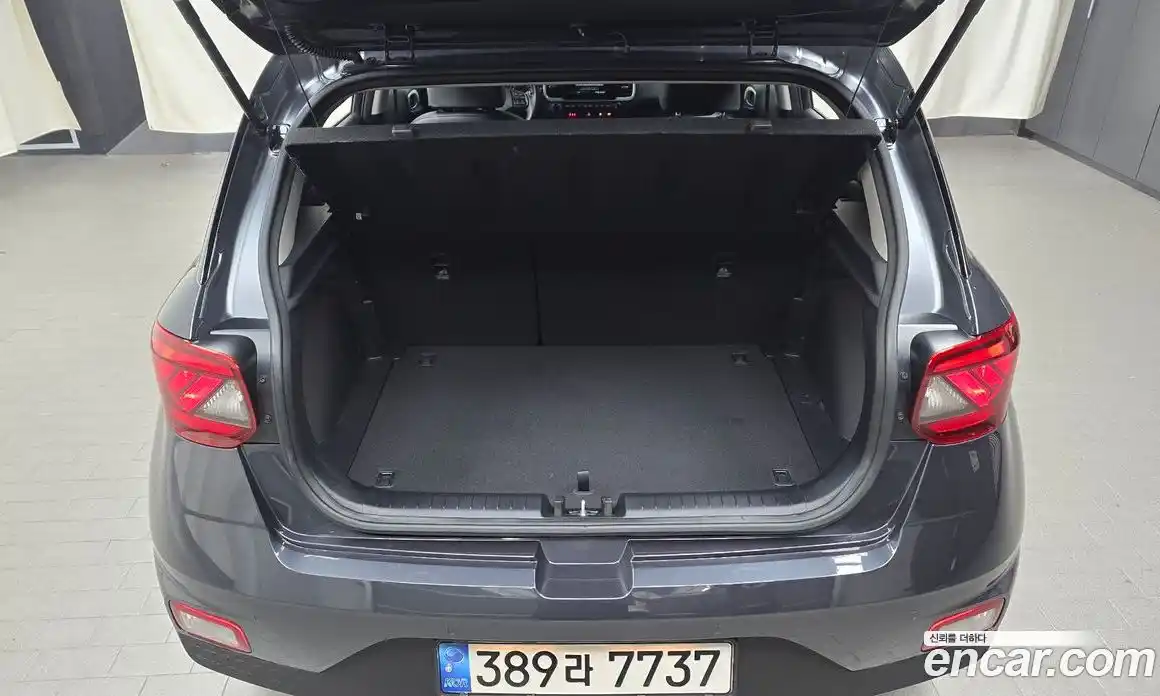 Hyundai Venue 2022 1.6 автомат (гидро), фото 27