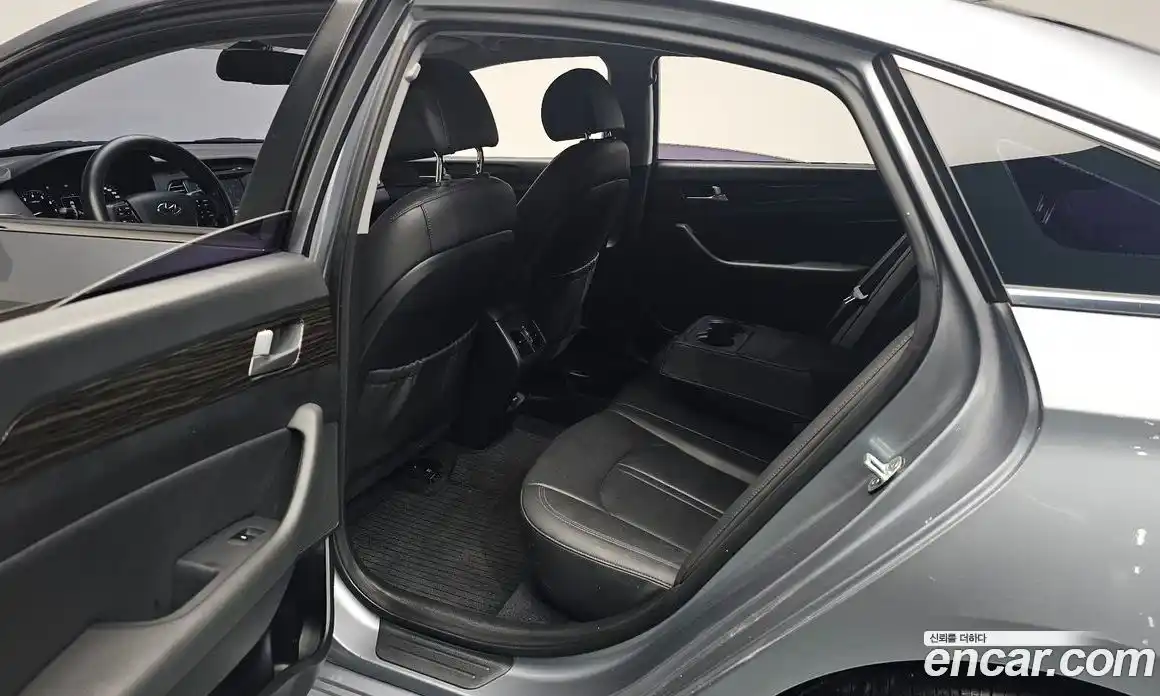 Hyundai Sonata 2015 2.0 автомат (гидро), фото 16