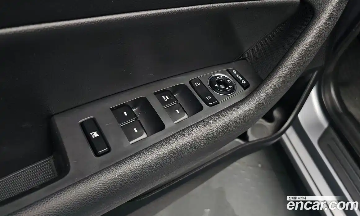 Hyundai Sonata 2015 2.0 автомат (гидро), фото 21