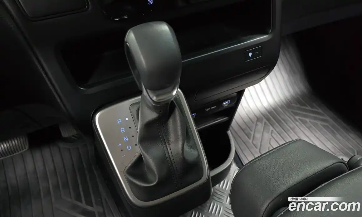 Hyundai Staria 2024 1.6 автомат (гидро), фото 12