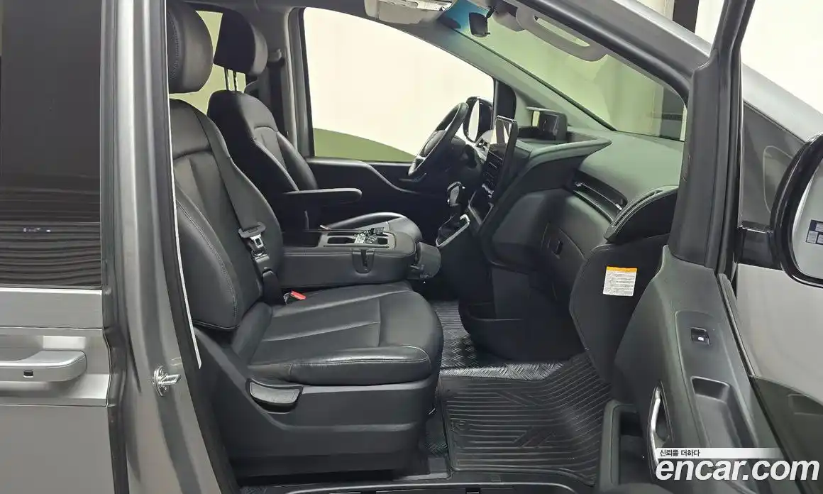 Hyundai Staria 2024 1.6 автомат (гидро), фото 16