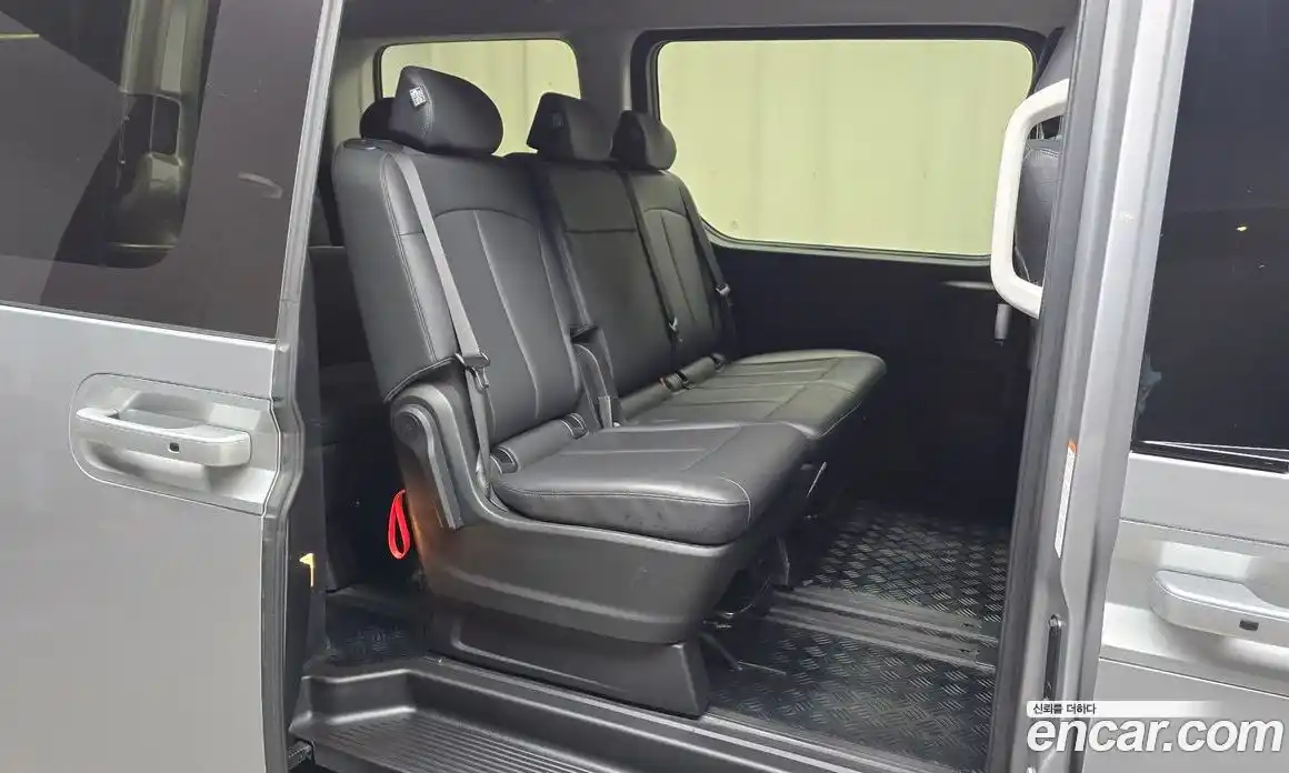 Hyundai Staria 2024 1.6 автомат (гидро), фото 17