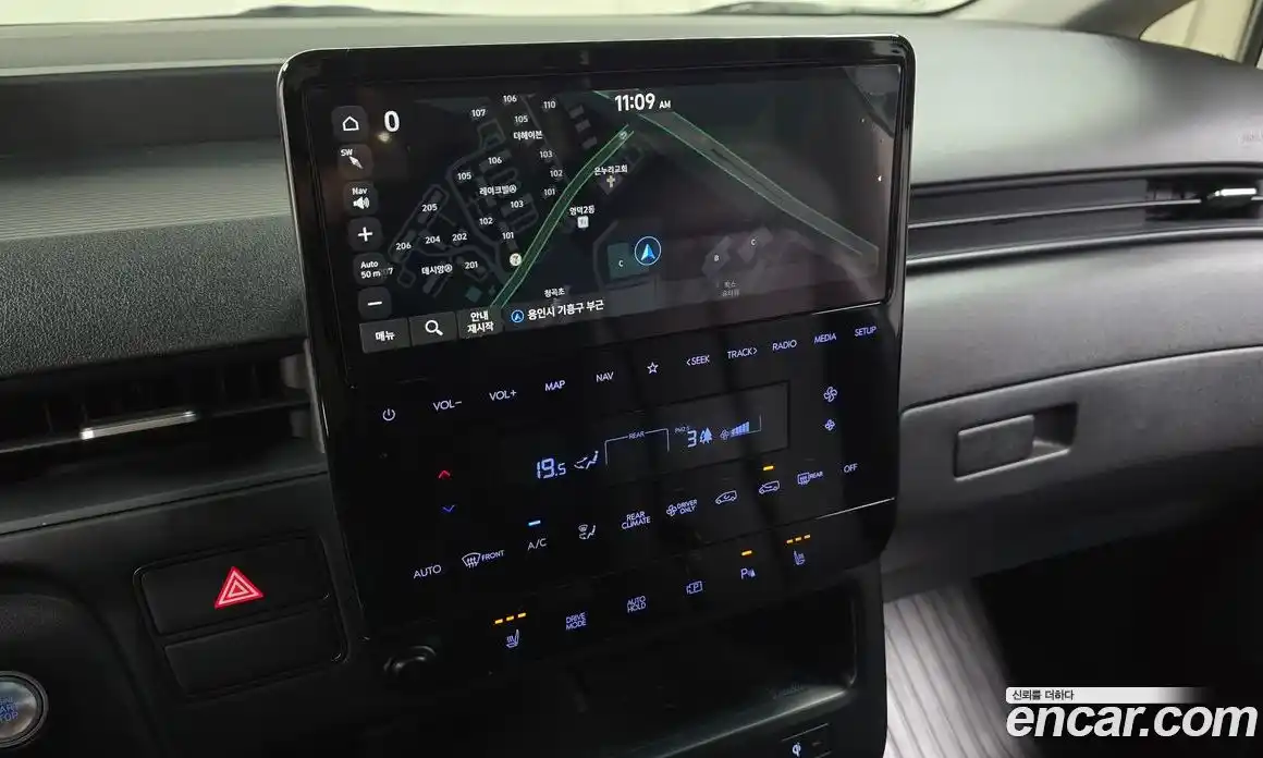 Hyundai Staria 2024 1.6 автомат (гидро), фото 20
