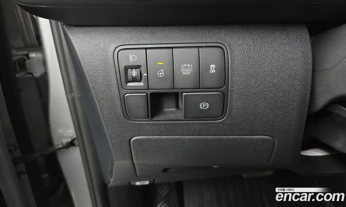 Hyundai Staria 2024 1.6 автомат (гидро), фото 27