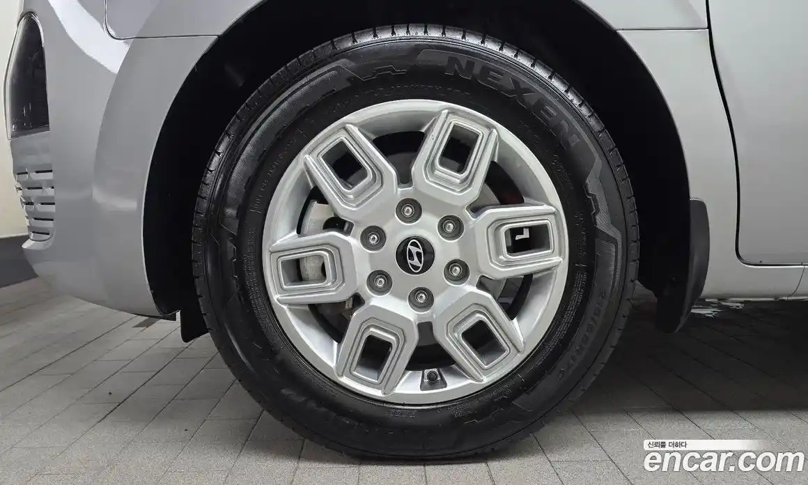 Hyundai Staria 2024 1.6 автомат (гидро), фото 5