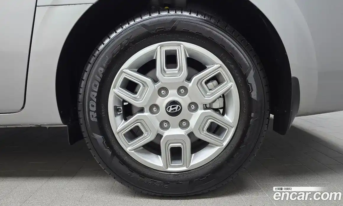 Hyundai Staria 2024 1.6 автомат (гидро), фото 7