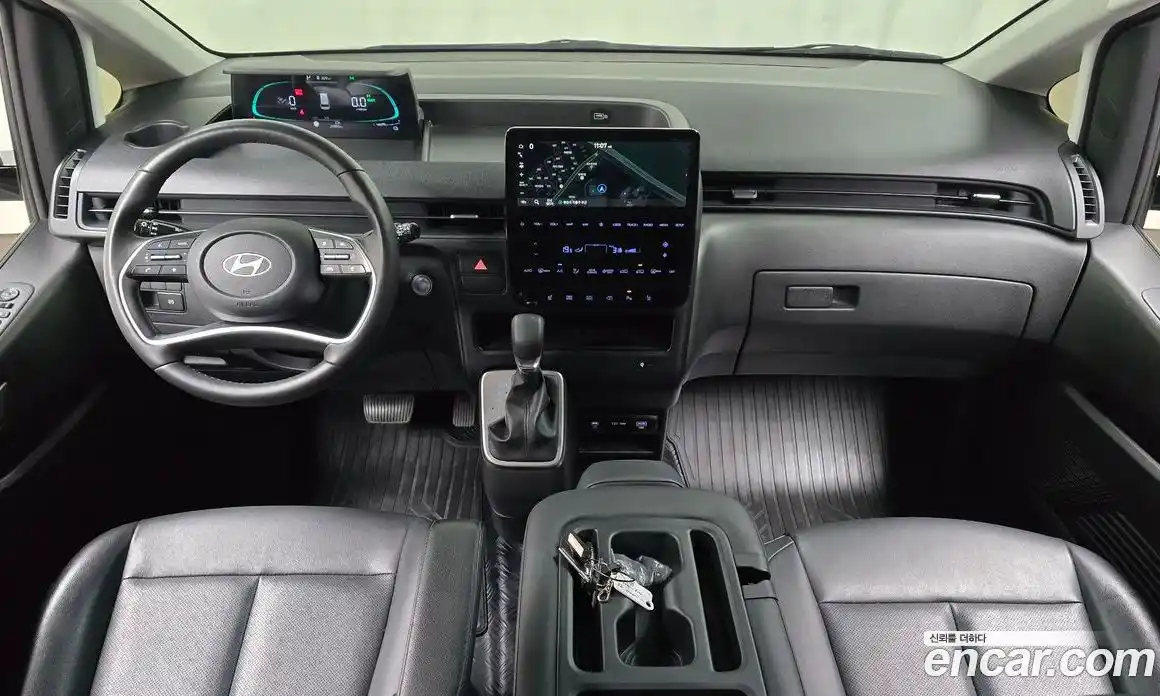 Hyundai Staria 2024 1.6 автомат (гидро), фото 10
