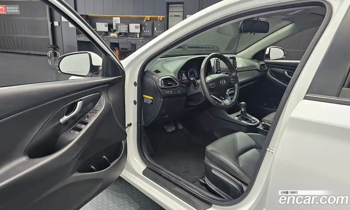 Hyundai i30 2017 1.4 автомат (гидро), фото 12