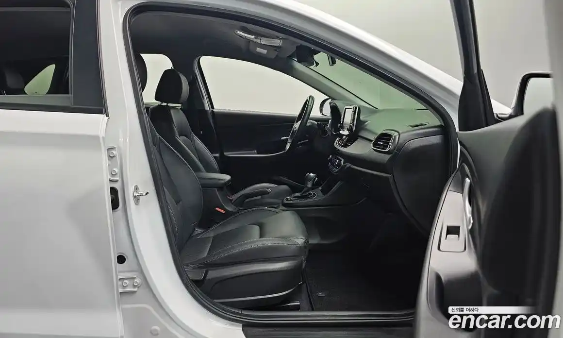 Hyundai i30 2017 1.4 автомат (гидро), фото 15