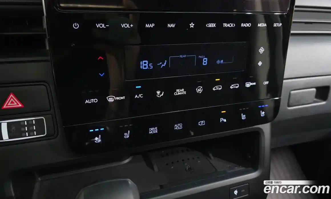 Hyundai Staria 2023 2.2 автомат (гидро), фото 25