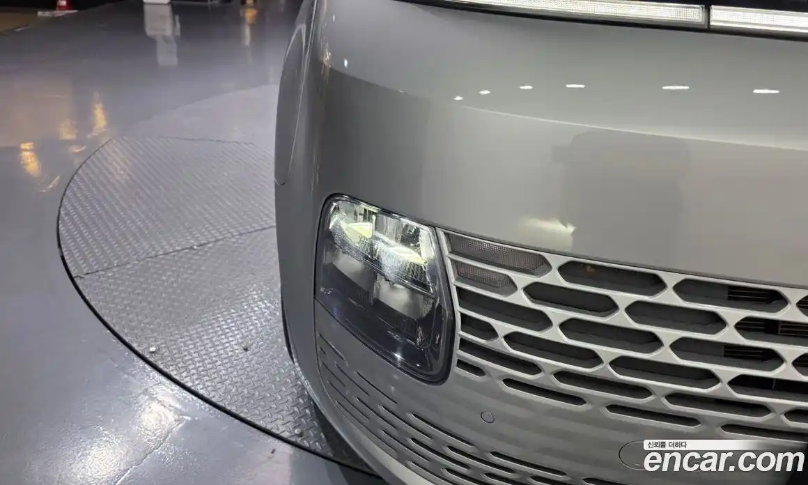 Hyundai Staria 2023 2.2 автомат (гидро), фото 8