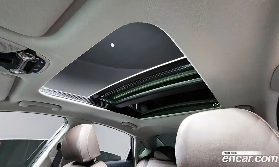 Hyundai Grandeur 2018 2.4 автомат (гидро), фото 13