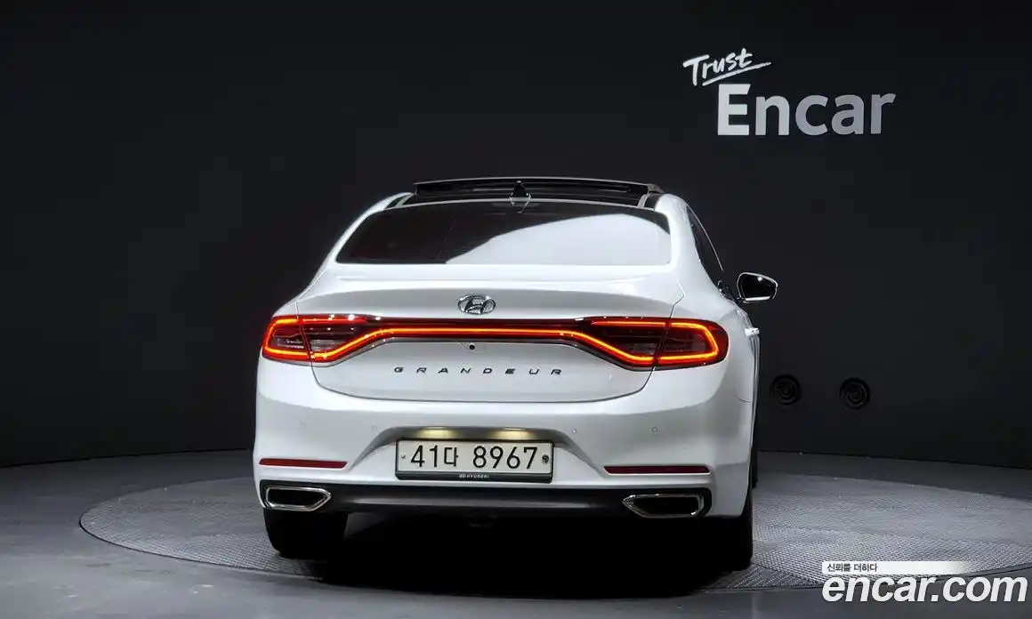 Hyundai Grandeur 2018 2.4 автомат (гидро), фото 4