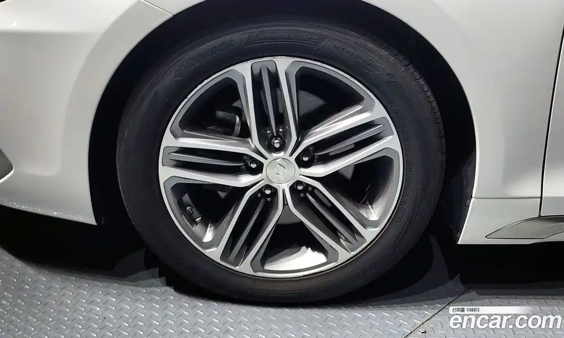 Hyundai Grandeur 2018 2.4 автомат (гидро), фото 5