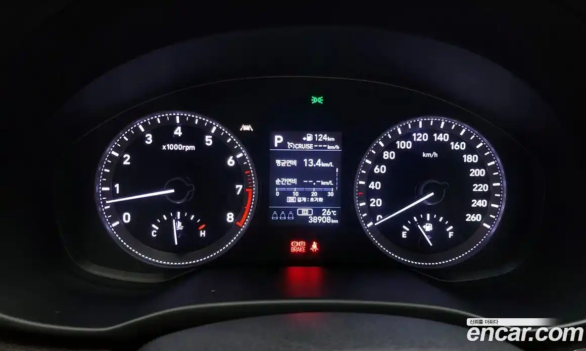 Hyundai Grandeur 2018 2.4 автомат (гидро), фото 8