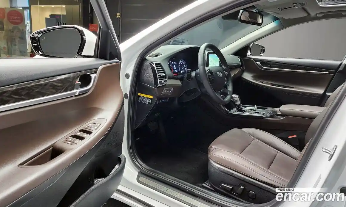 Hyundai Grandeur 2018 2.4 автомат (гидро), фото 10
