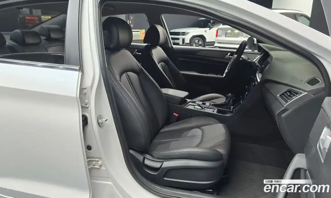 Hyundai Sonata 2015 2.0 автомат (гидро), фото 15