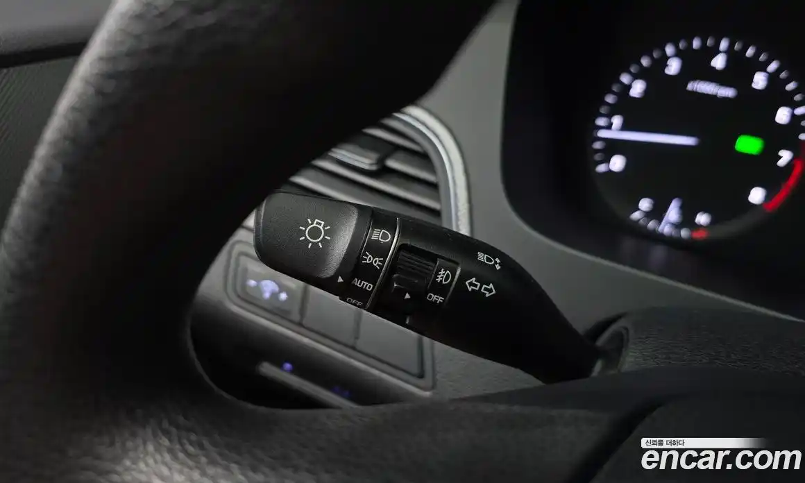 Hyundai Sonata 2015 2.0 автомат (гидро), фото 26