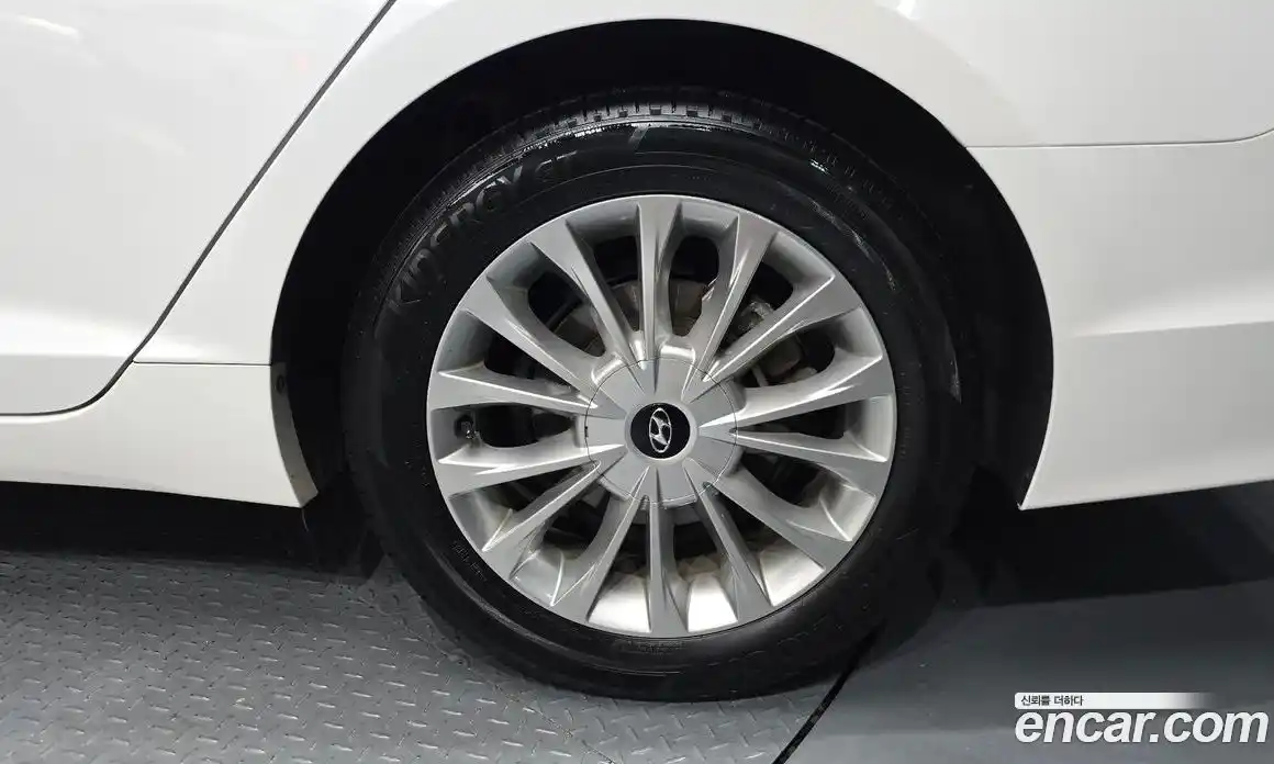 Hyundai Sonata 2015 2.0 автомат (гидро), фото 6