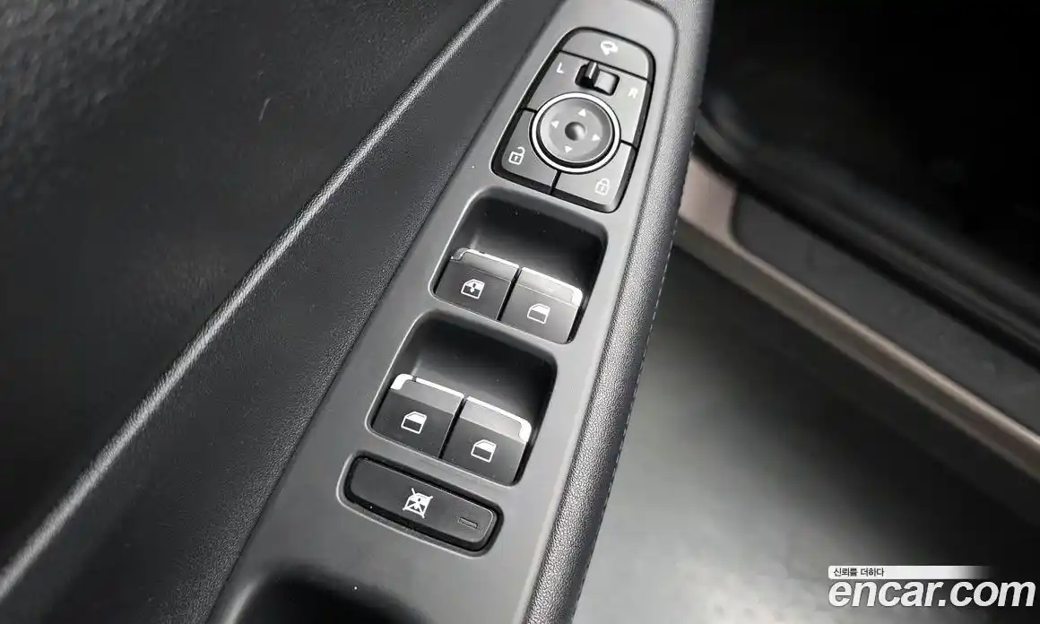 Hyundai Santa Fe 2018 2.0 автомат (гидро), фото 24