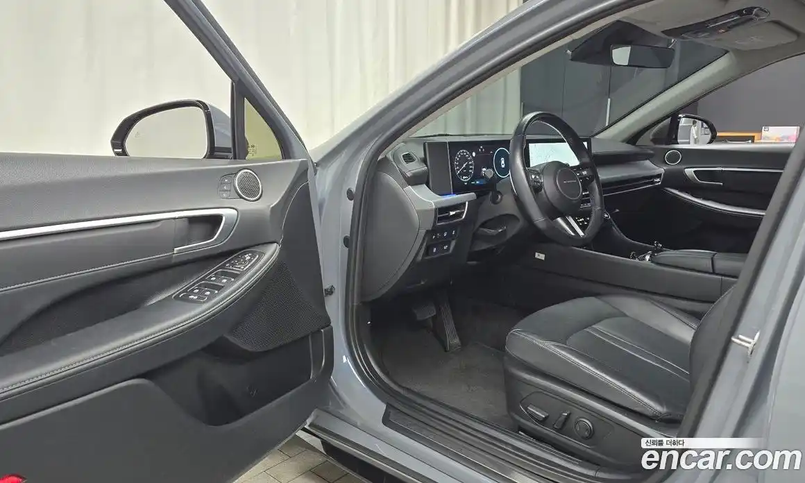 Hyundai Sonata 2024 2.0 автомат (гидро), фото 13