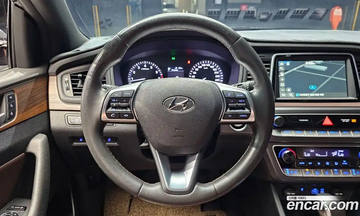 Hyundai Sonata 2017 2.0 автомат (гидро), фото 13