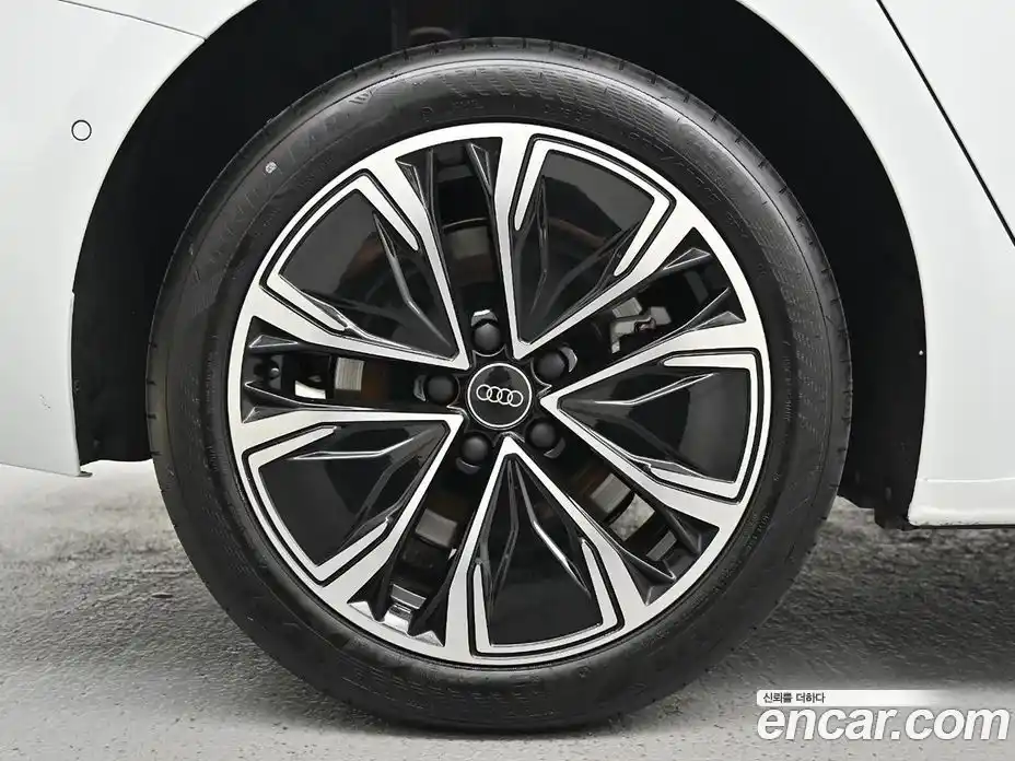 Audi A5 2025 2.0 автомат (гидро), фото 5