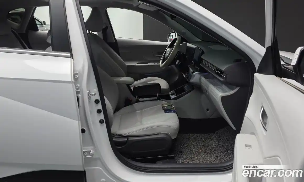 Hyundai Kona 2024 1.6 автомат (гидро), фото 16