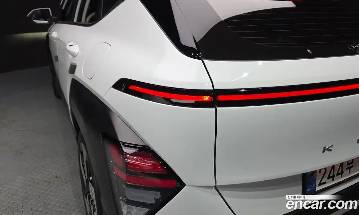 Hyundai Kona 2024 1.6 автомат (гидро), фото 9