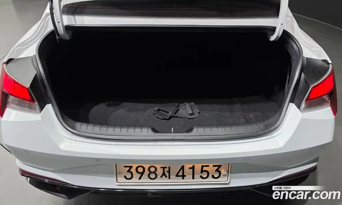 Hyundai Avante 2021 1.6 автомат (гидро), фото 26